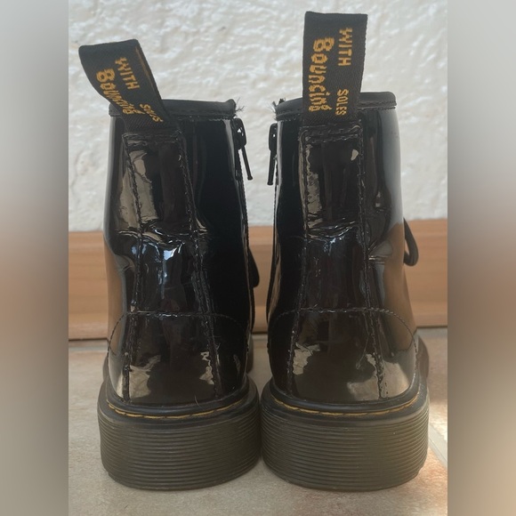 Doc Martens 1460 Kids Lace Up Boots Black Distressed Patent Leather Size US 4 - Picture 3 of 5